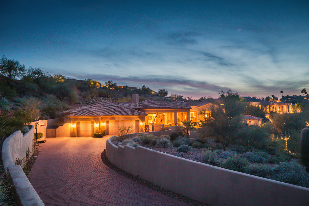 Paradise_Valley_Luxury_Twilight_Real_Estate_Photography_01